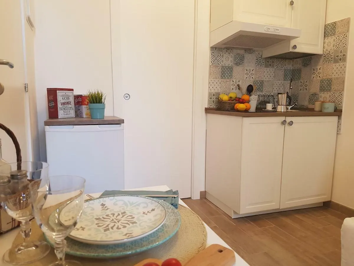 Enjoy Bari Apartments - Palazzo del Lauro 0*,
